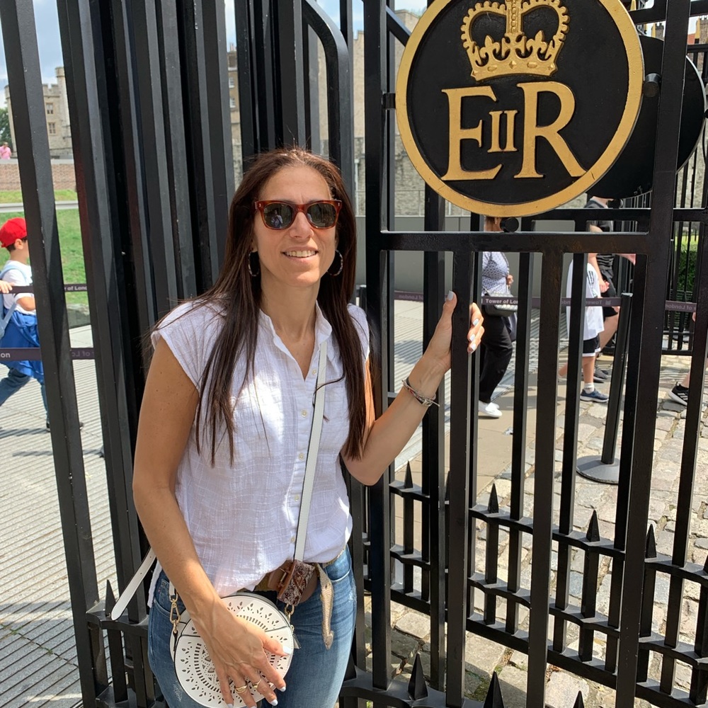 Meet your Posher, Elizabeth